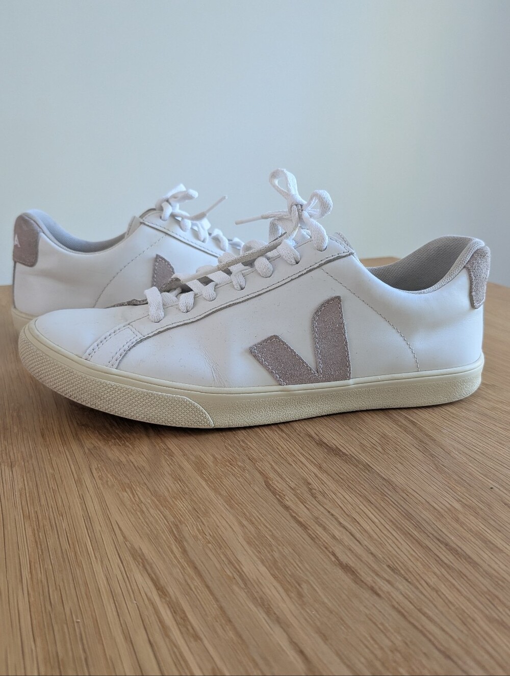 Veja Esplar Leather Sneaker